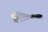OXO garde met draadklopper en zwarte handgreep, RVS draden