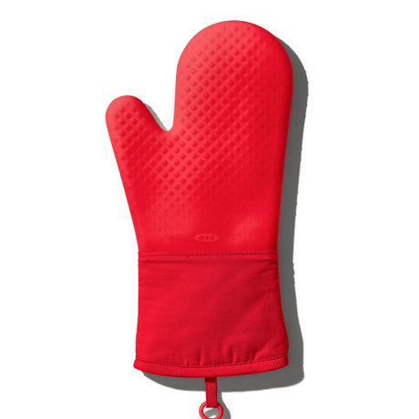 OXO ovenwant van rode siliconen met antislip noppen en manchet
