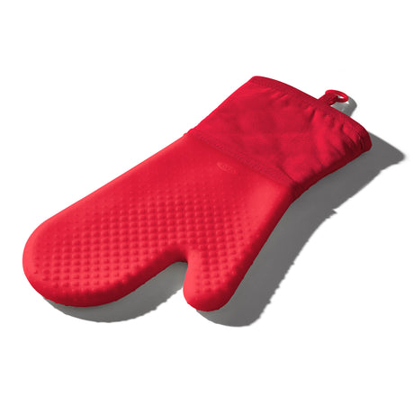 Rode ovenwant van siliconen met antislip noppen en duimuitsparing