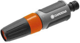 GARDENA tuinsproeipistool grijs-oranje met zwart mondstuk.