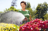 GARDENA sproeikop die water verstuift over bloemperken