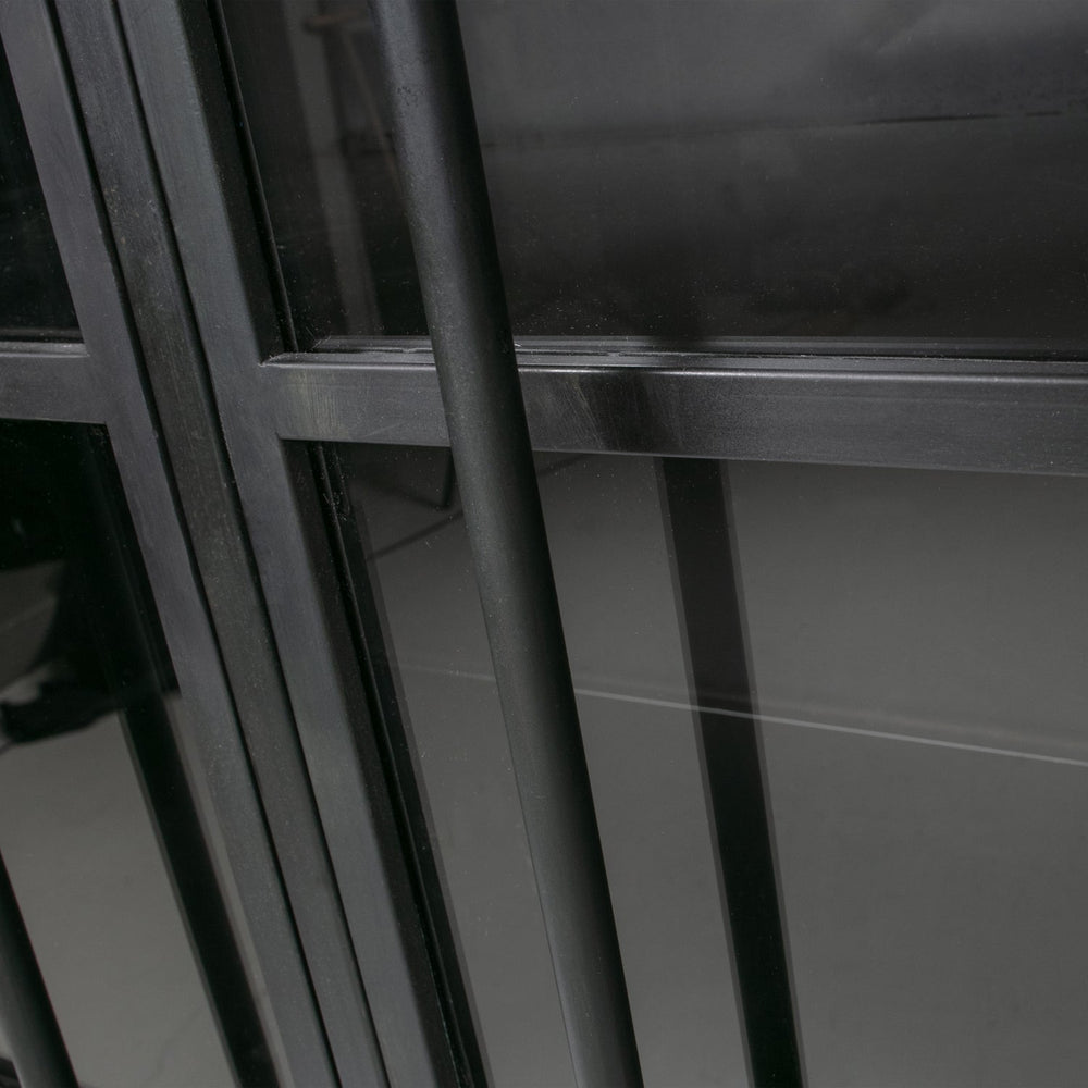 EXHIBIT VITRINEKAST METAAL ZWART