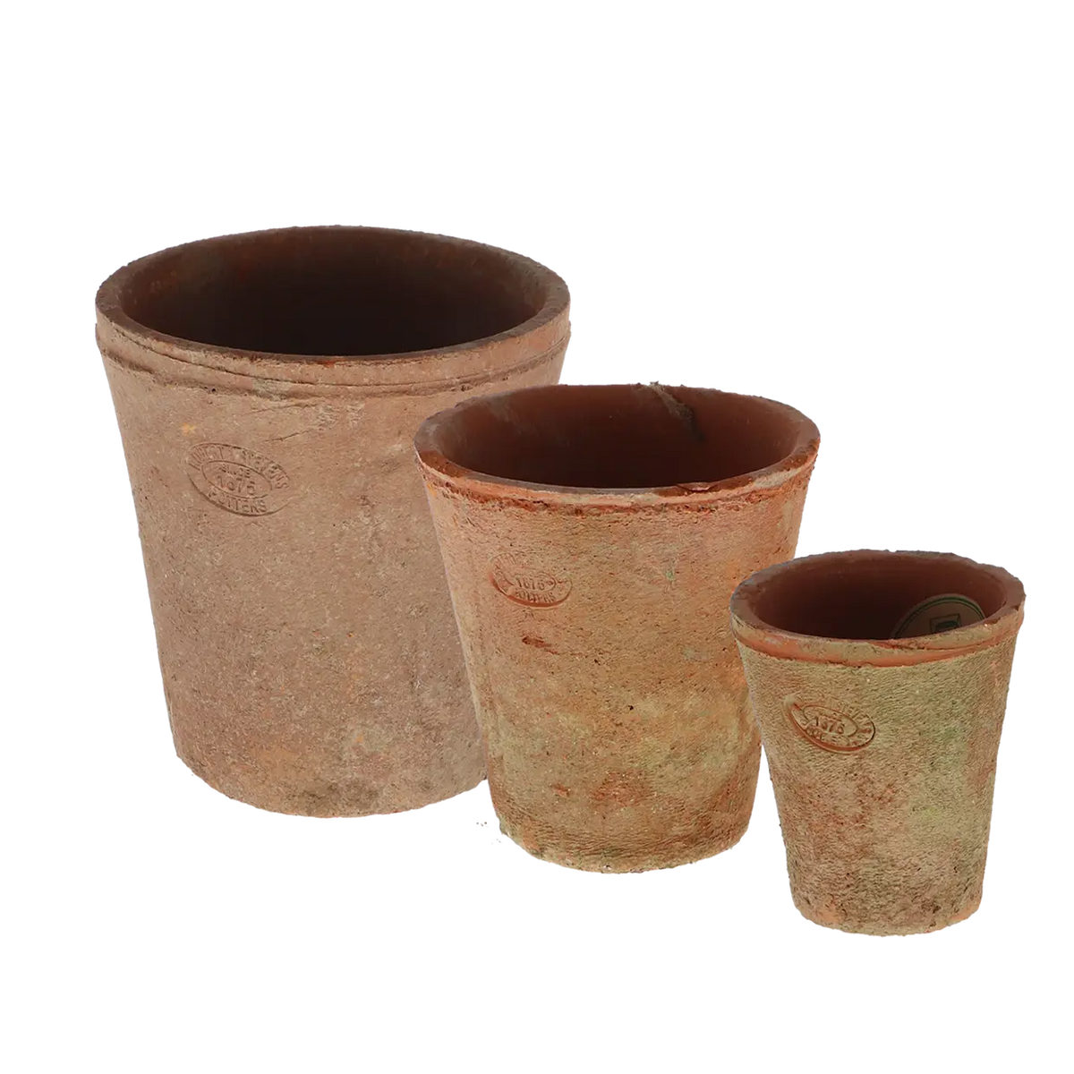Set van 3 verouderde terracottabloempotten: grote, middel en kleine, met reliëflogo