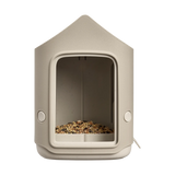 Beige vogelvoerhuisje met rechthoekig venster en kleine opening voor ophangen