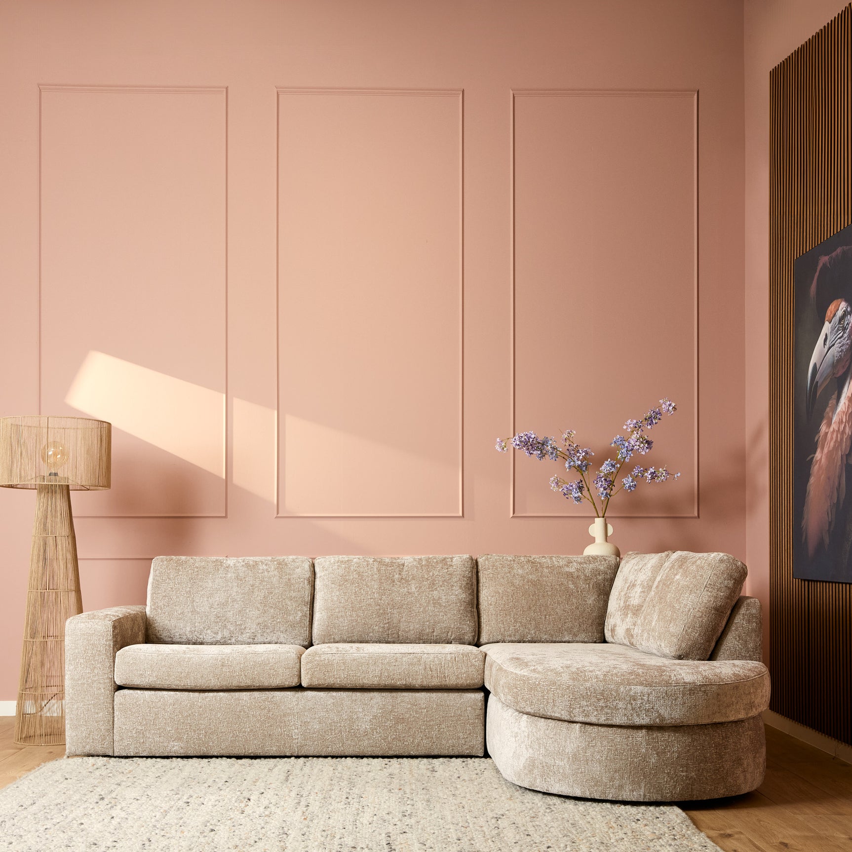 Beige bank met chaise rechts, ronde armleuning en losse zitting