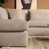 Lichtbeige bankmodule met armleuning en sierkussen met beige-grijs dessin