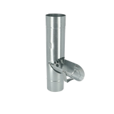 Regentonklep van zink met ronde uitloop en metalen pijpbevestiging.