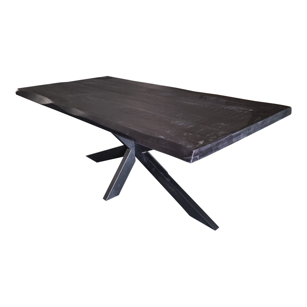 Boomstamtafel met donker rechthoekig blad en zwarte puntige pootjes