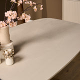 Eettafelblad met lichtbeige afwerking en afgeronde ovale rand