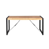 Eettafel met houten blad en zwart metalen onderstel, frontaanzicht