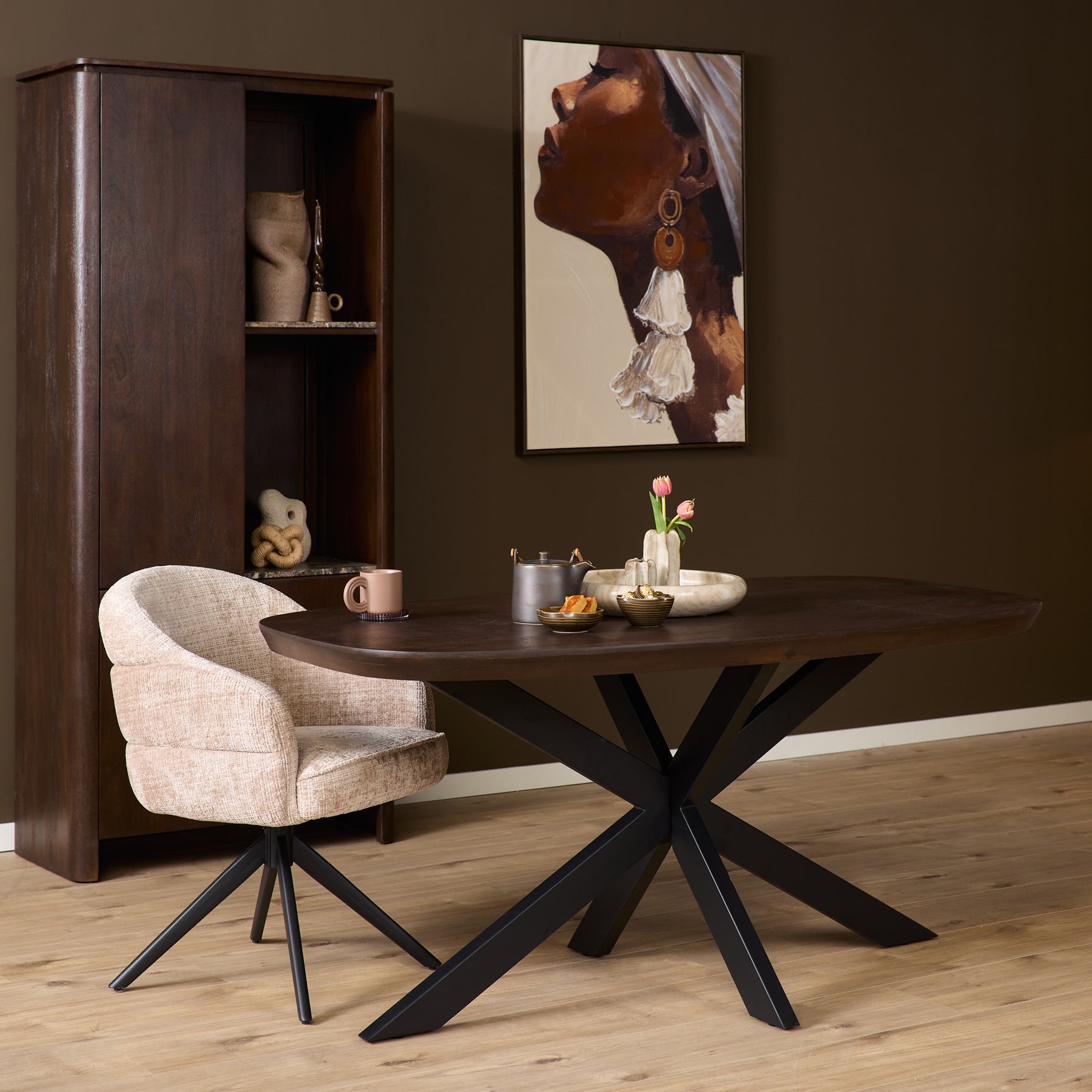 Eettafel Madison Bruin | 160 cm | Deens Ovaal | Poot Zwart