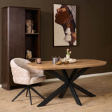 Ovale eettafel met naturel houten blad en zwart kruispoot onderstel.