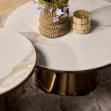 Ronde salontafel met wit marmeren blad en bronzen voet