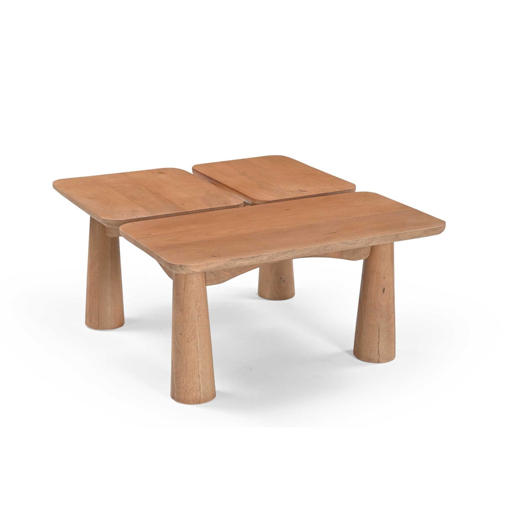 Houten salontafel met vier poten en een breder tafelblad met twee bladdelen.