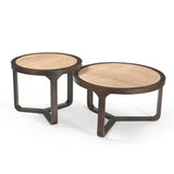 Twee bijzettafels met rond beige bladen en donkerhouten frames, zijaanzicht