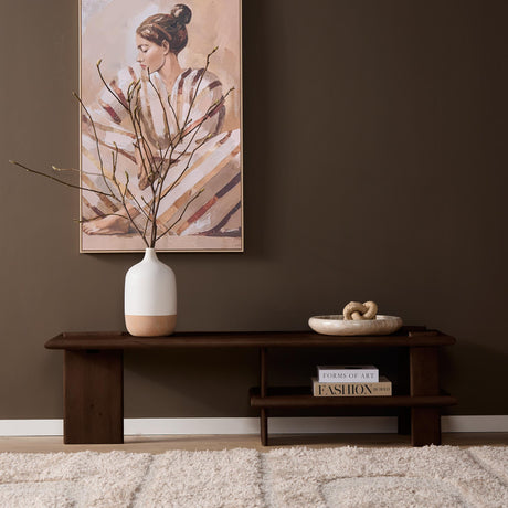 Bruin mangohouten tv-meubel Lina met open ondervak en plank, 160 cm.