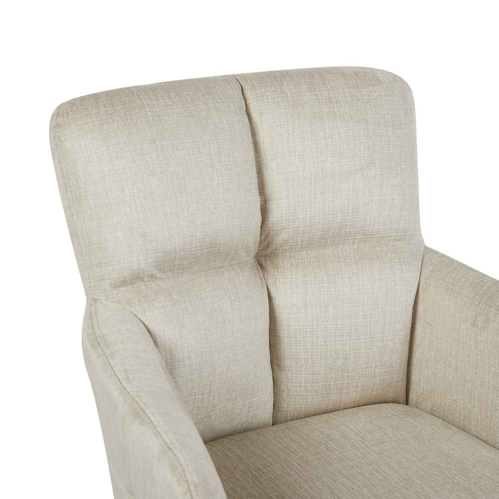 Eetkamerstoel met armleuningen: beige gestoffeerde rug en armleuningen, naaddetails zichtbaar