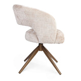 Beige eetkamerstoel met hoge rug, armleuning en bronzen kruisframe met vierslanke poten