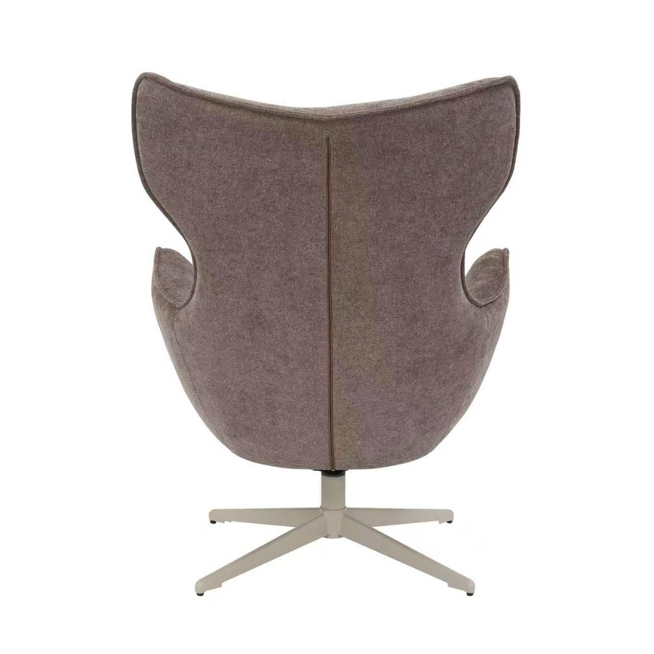 Bruine fauteuil met hoge rug, dubbele naden en draaivoet met kruisbasis