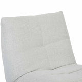Lichtgrijze relaxfauteuil rugleuning met plooien en verticale naden