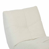 Relaxfauteuil met lichtbeige stof: hoge rugleuning en brede zit met stiksels