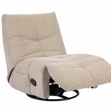 Beige relaxfauteuil met zijdelingse bedieningsknop en uitgeschoven voetensteun