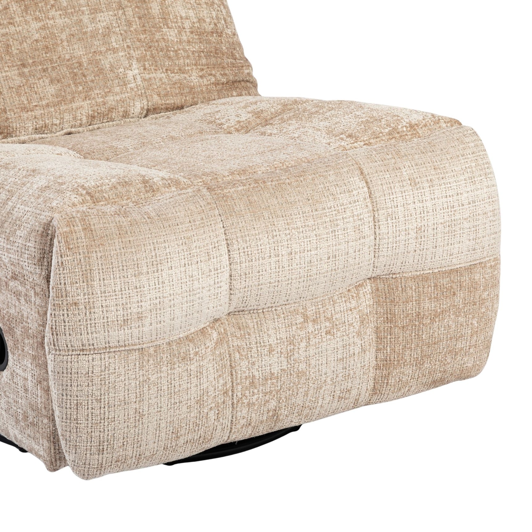 Beige relaxfauteuil met gestoffeerde armleuning, zitting en zwarte onderstelvoet