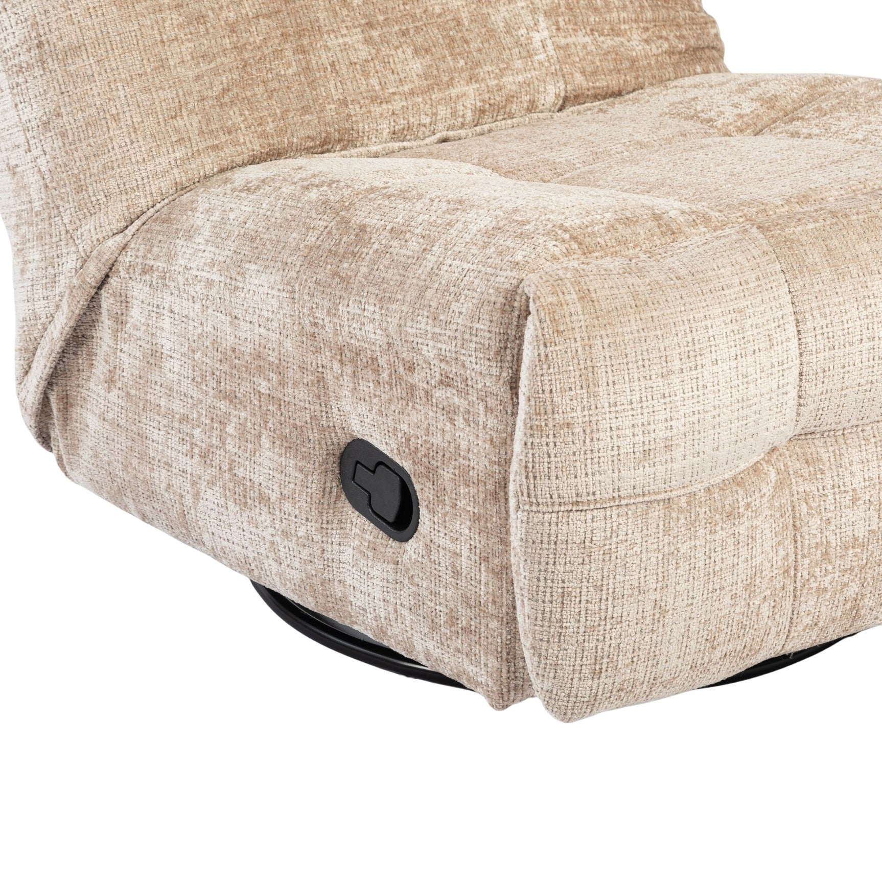 Beige relaxfauteuil met armsteun en ronde bedieningsknop op de zijkant
