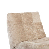 Beige relaxfauteuil met hoge rugleuning en gestikte panelen