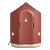 Rood insectenhotel met achterzijde en twee ventilatiesleuven