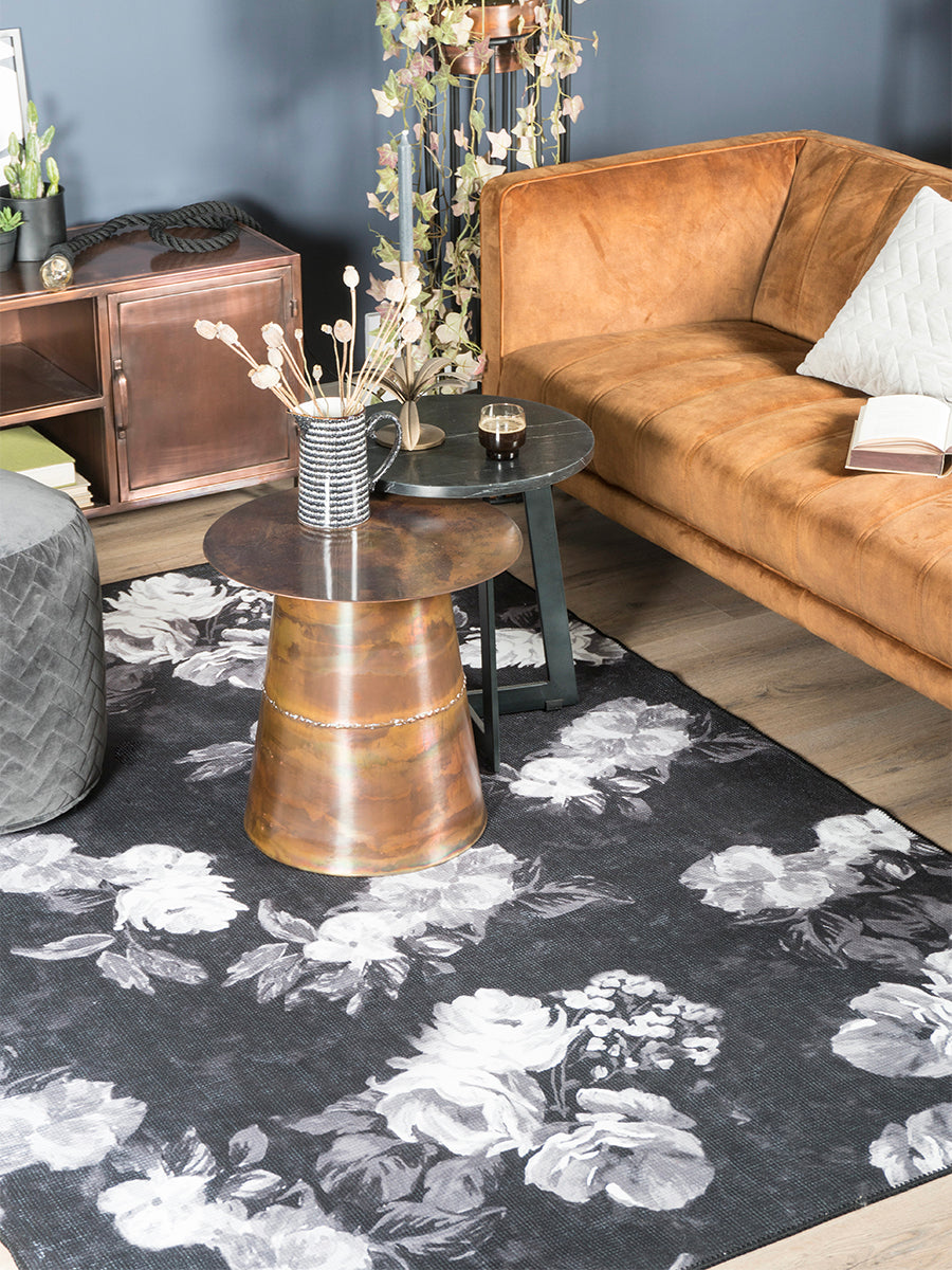 Zwart vloerkleed met witte bloemenprint, rechthoekig 160 x 230 cm